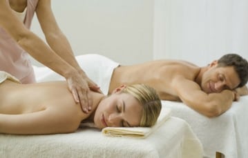 advanced aromatherapy course, couple having massage