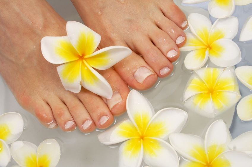 massage flower feet